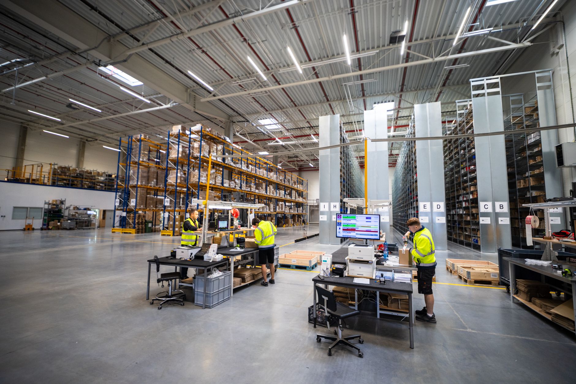 Amazon zapošljava preko 300.000 sezonskih radnika za praznike