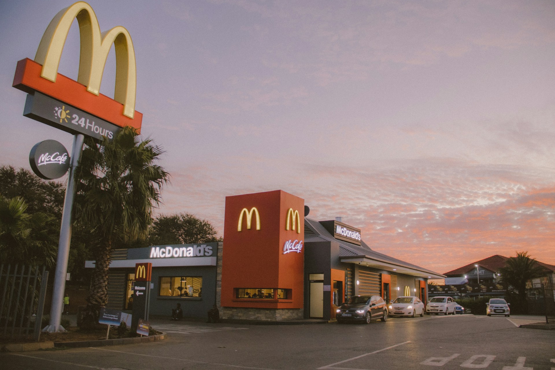 Svaki 8 Amerikanac je nekada radio u McDonald’su