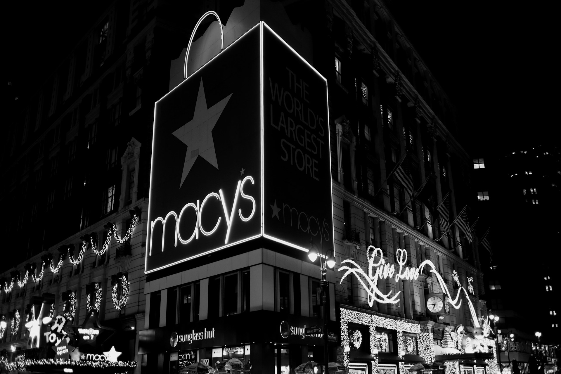 Target, Macy's i Amazon otvaraju preko 10.000 sezonskih poslova u Čikagu