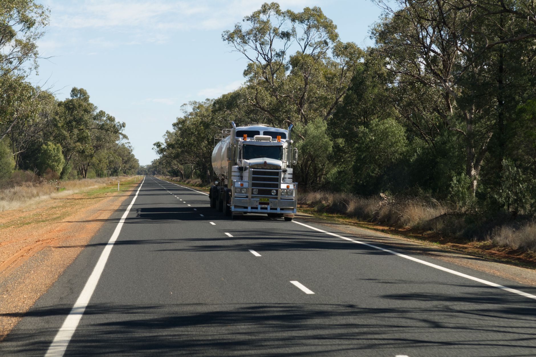 DOT zatvara 110 škola vožnje kamiona zbog prevara - Balkan Truckers US